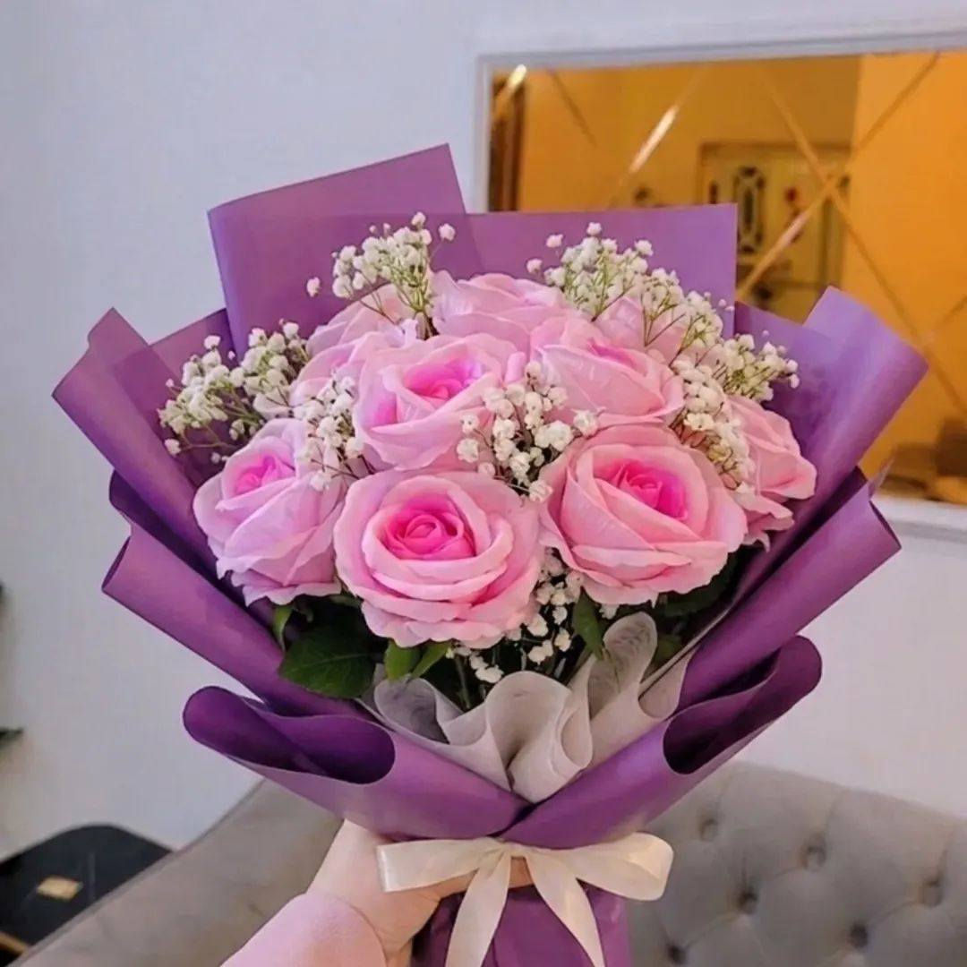 ورد يعيش العمر كله... وريحته تسبق حضوره! 🌸 للتواصل خاص او واتساب ***********

