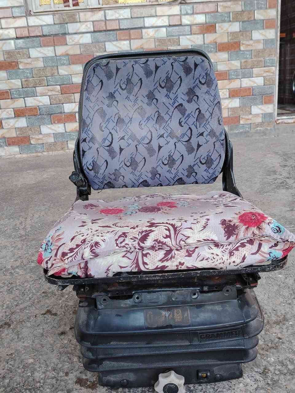 للبيع كرسي فيات 110 واسط ناحيه الشحيميه 
اتصال ***********

***********
