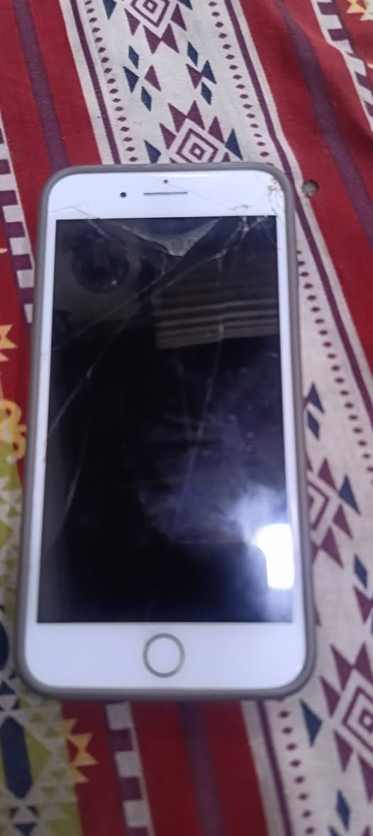 ايفون 7بلص بطاريه تعبانه بس مايصرف شحن سريع ابيعك يرادلو لاقطه وبطاريه ادفع سعر  ابيعك*********** واتساااب البطاريه مشحونه فقط مبايل لحد هس مامبدل شي علا. ايدي فقط
