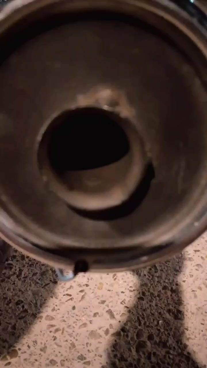 السلام عليكم شباب تعمير 26 دراجه ناشفه شاصي 13 سنه 15 يوم يوم عمره مكانها بالنجف شارع المطار اوراق اصليه ماكينه سيجنامه هذا رقمه لعبه يتصل ***********
