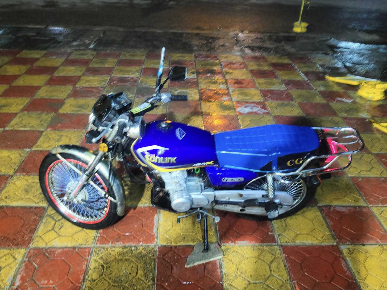 السلام عليكم 
ماطور تايكر 2020  للبيع محرك مفتوح مبدل كازكيت فقط تحريكه ومعدل ويرمنيه شغاله  السعر 375  وبي مجال مكاني حي صدام الاستفسار 

‏‪***********
***********
