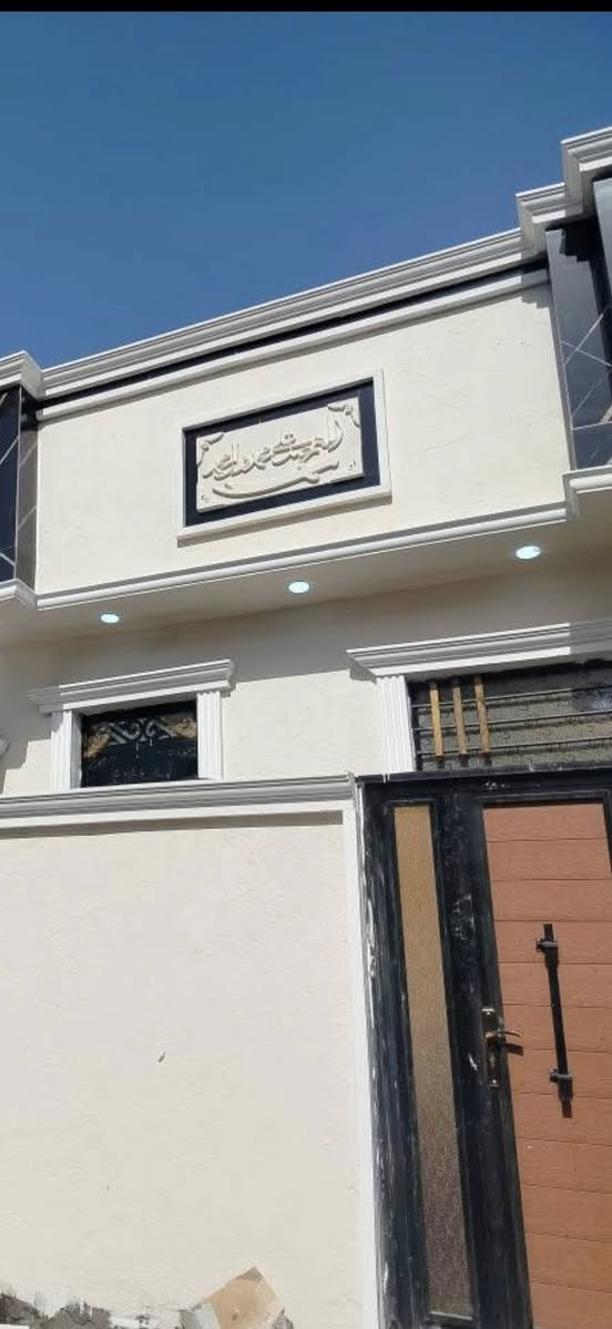 السلام عليكم
توفر لدينا دار سكن مساحه 💯 م
جنس العقار طابوا زراعي  ملك صرف 
العنوان البصرة ابو الخصيب قرب المحكمه 
يتكون من استقبال وغرفتين منام ومطبخ وصحيات داخليه و خارجيه مع كيزر وبراميل ماء ومراوح البيت جاهز للسكن
قريب  ثالث بيت عن التبليط  مع توفر كافه الخدمات من ماء وكهرباء 
السعر المطلوب 63 مليون وقابل للتفاوض 

للاستفسار اتصل على
 ((***********)) 
ابو كيان الحدادي
