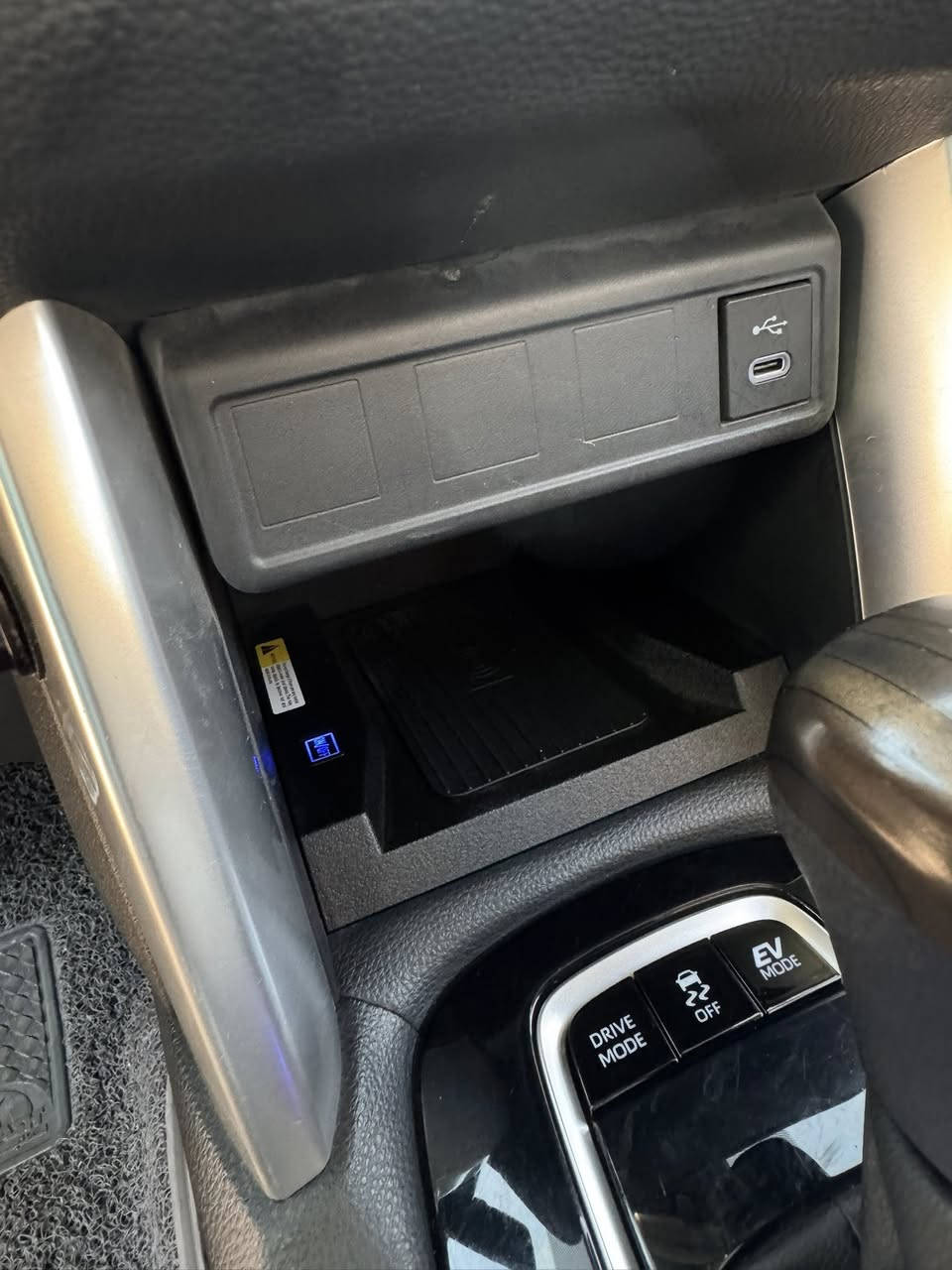 ‏TOYOTA COROLA CROSS
تويوتا كروس 2024 ماشية 14الف مكينة 2000 هايبرد علامة سودة جديدة HEV فول مواصفات 1/1 وتختلف عن باقي المعروضات بالسوق.. ياباني وارد الصيـن

🔥مداور ثاني يوم رقم واسط🔥

♦️ المواصفات :ـ
ـ 4 كامرات محيطية 360درجة
ـ كامرات تسجيل الطريق🔥 والحوادث يمكنك الرجوع إليها🔥
ـ🔥 بصمة دخول ذكي🔥
-🔥فتحة سقف🔥
-🔥شحن وايرليس🔥
ـ 🔥جنطة كهرباء🔥
ـ 🔥الكرسي كهرباء🔥
ـ 🔥مري شفط🔥
-🔥شفقة خلفية-مري باتمان-يدات سود🔥
-🔥عزل كامل للسيارة🔥
السعر 180 وبيه مجال بسيط
*************************
للجادين فقط الأتصال .. لا استقبل الرسائل↘️
***********
