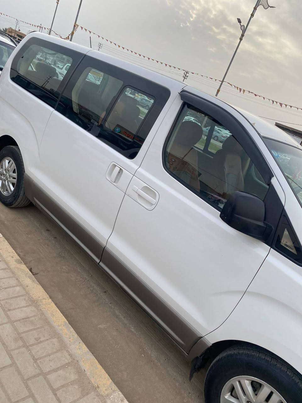 ستاركس موديل 2018 رقم بغداد تحويل ثاني يوم  بيها صندوك مبدل والبراكيت راجع بارد وجاملغ خلفي بي بارد والثاني بي صبغ يم قبق الكاز والباقي مكفول كير محرك كفاله سياره مال بيت ما متعوبه ابد سعر ١٩٠ وبيها مجال المكان بغداد بسمايه 
اي استفسار ***********
