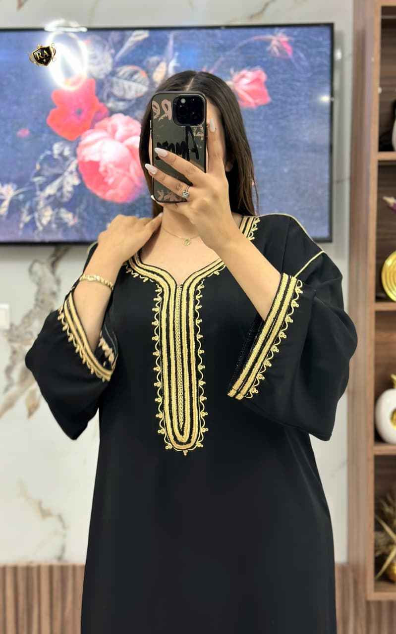 🟠🌹 *جديد  new* 🌹🟠

🟤قفطان بفصالة مثالية  للافراح و المناسبات 🎊
🟠مخدوم بثوب كريب سامبل 👑 من النوع الممتاز رطب و طايح 💯🥇💐
🟤مخدوم بالطرز كاطفيل و بالسفيفة أصلية دوبل ✨ بجودة و مخدوم بالقيطان  💎  
🟠متوفر بألوان رائعة ابتداءا من الغد 

🟤المقاسات:  
   L. XL . XXL. 3XL . 4XL الدار البيضاء, المغرب


**إذا كنت صاحب هذا الإعلان وتريد حذفه لأي سبب، رجاءا أرسل رسالة إلى الدعم الفني**