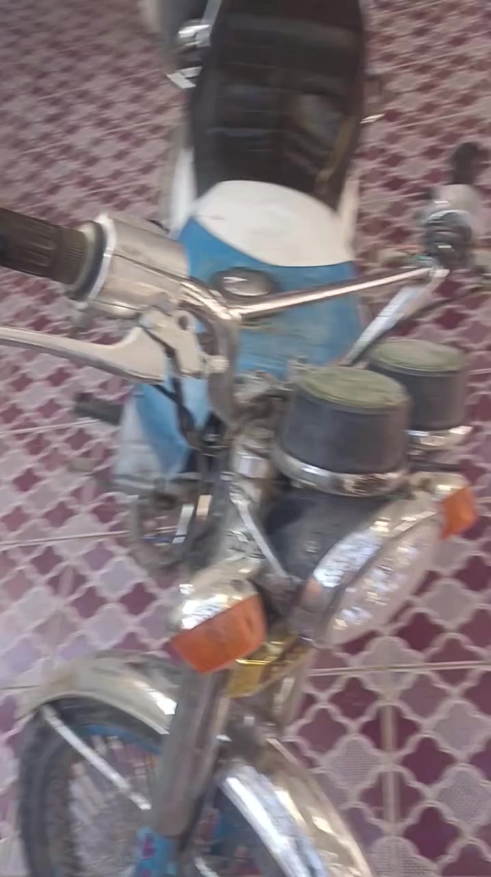 اوراقة مشككة  اسويلك مكاتبة موجودة   رقم الشاصي موجود   السعر 400


**إذا كنت صاحب هذا الإعلان وتريد حذفه لأي سبب، رجاءا أرسل رسالة إلى الدعم الفني**