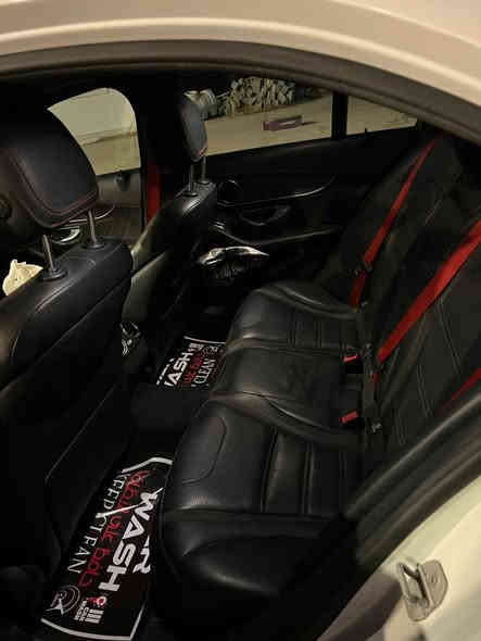 ‎مرسيدس C450 AMG للبيع 
الوارد: امريكي (بس قبغ الجنطه مبدل بلادي السياره بدون صبغ)
‎محرك:  6سلندر باي توربو (دبل توربو) v6 3liter
‎عزم الدوران : 517نيوتن
‎المواصفات : فول 1/1 
‎-5وضعيات قياده
‎-دبل ماوس 
‎-رادارات جانبيه 
‎-رادارات امامي وخلفي 
‎-رادارات بالمري ونقطه عمياء 
‎-دخول ذكي اربع ابواب 
‎-لدات ترحيب جميع الابواب وترحيب باللد النهاري
‎-عدسات digital adaptive led تتحرك مع المقود 
‎-رادار للفرمله التلقائيه
‎-نظام ملاحه navigation 
‎-نظام auto hold 
‎-هيدروليك متكيف في وضعية القياده الرياضيه 
‎-بانوراما كامله للنهايه من قطعتين 
‎-بريكات Amg كاربون سيراميك 
‎-ويلات Amg وكاله 
‎-كشنات جلد مع خاصية التدفئه
‎-اضاءه ترحيبيه داخل المقابض 
ماشيه السياره 65الف ميل 
سعره:25800 وبيه مجال 
***********
