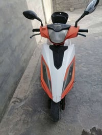 دراجه للبيع السعر ٣٥٠ بي مجال ٠٧٨٠٧٥٠٨٢١٤