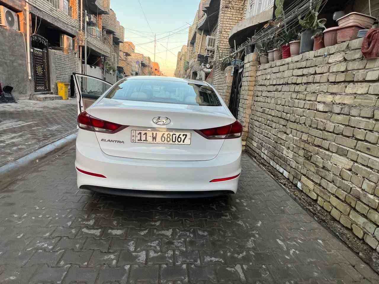 م
النترا 2017 مكينة 2000 خليجي ماشية 133 
نظام ايكو وسبورت 
فول مواصفات فتحة 
تخم تاير 
السونار موجود بالمنشور نظيفة ما بيها اي نقص مكاني بغداد الشعلة السيارة ع ايدي ما بيها اي نقص 
لا تبخير ولا تنقيص فيها 
صوت راجز فقط 
هاتف ***********
السعر 138 ورقة
