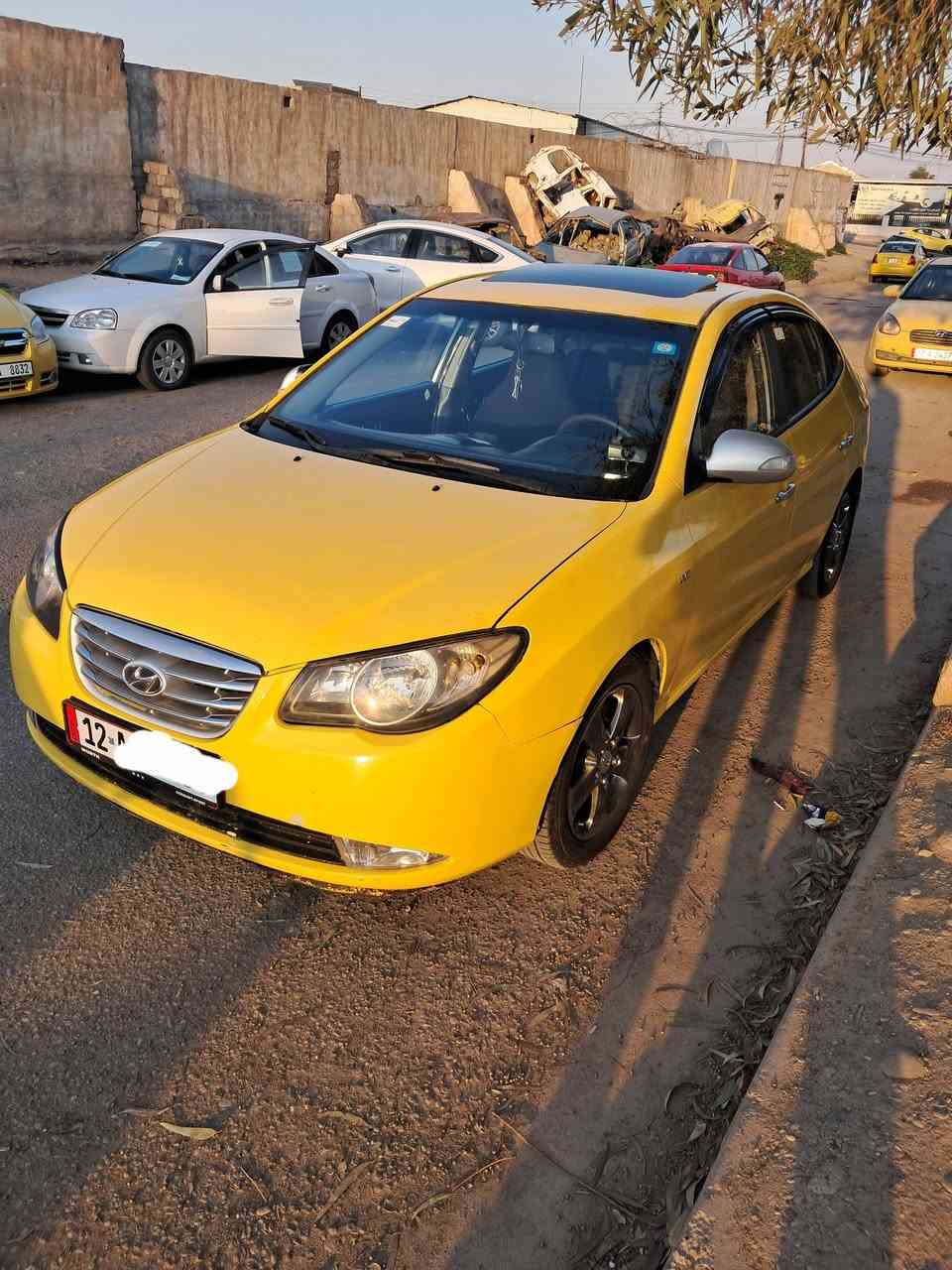 السلام عليكم أفانتي 2009 سيارة فول عدا البصمه داخل سمجه كشن هيتر امرايه شفط اسلايت منضومه غاز كاربون بانزين باسمي هيئ غرامت صفر استفسار عل رقم ***********
