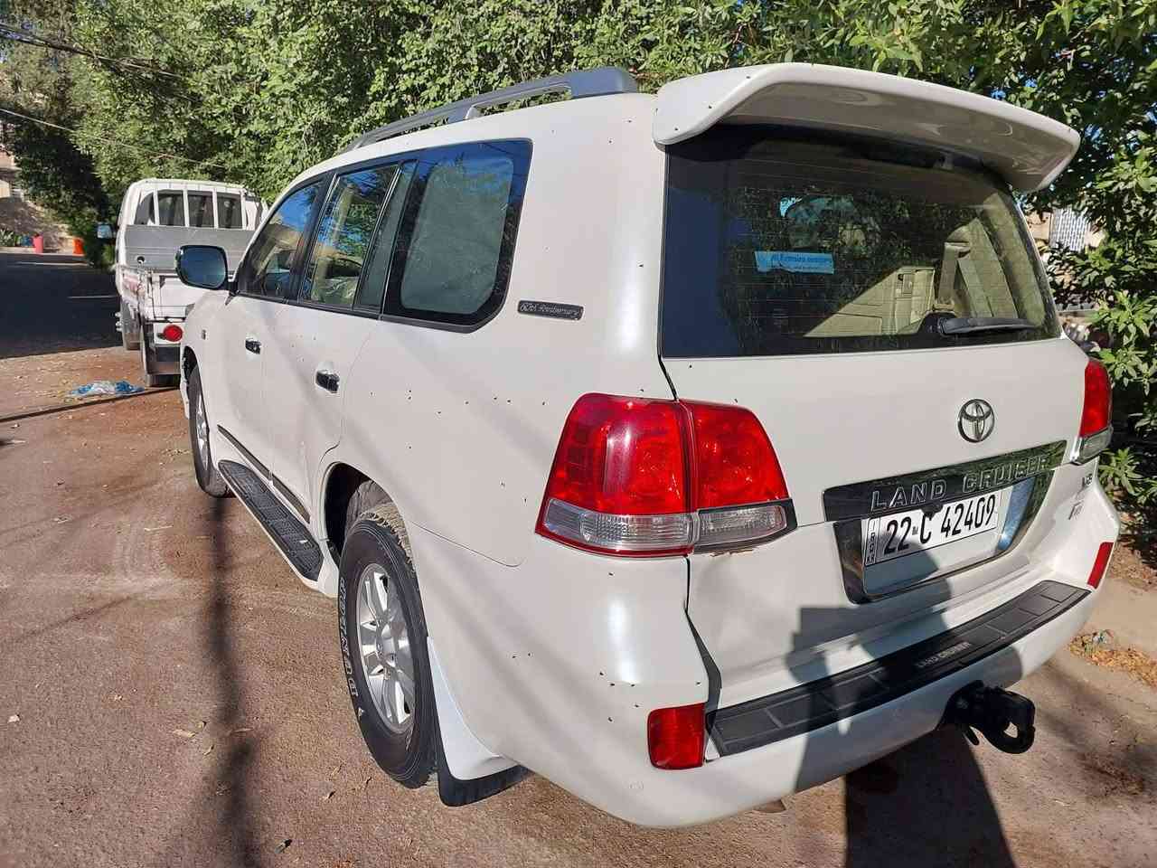 لا ندكروز 2011 ستيني كفالة عامة ما عدا رصعه بالنجطة واضحة الباقي مكفول رقم اربيل مكان السيارة كربلاء للتواصل على الرقم التالي  ***********
