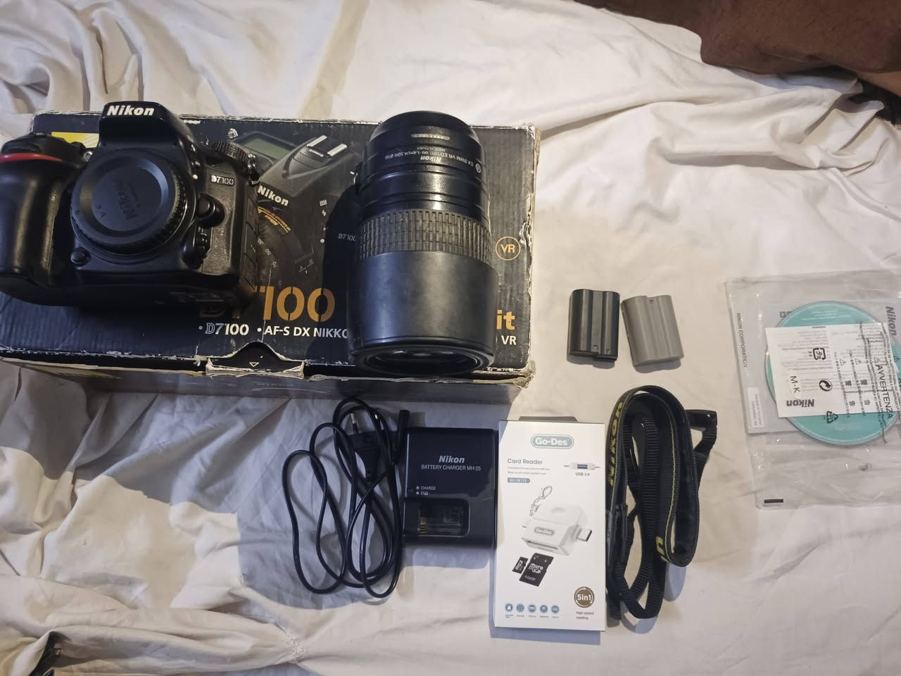 نيكون 7100نضافه95 عدسه 70/300
بطاريات ثنين الحبل بعده جديد تحويله صور جديده 
سعر مناسب 750الف بغداد توصيل ماكو 
***********واتساب فقط

