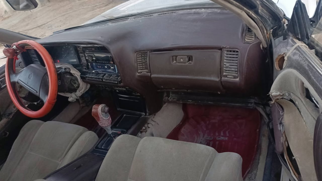 سلام عليكم سياره للبيع هارتوب   محرك وكير مكفولات موديل 90 رقمها  واسط   تخم تاير مكفوله من كصه ***********
