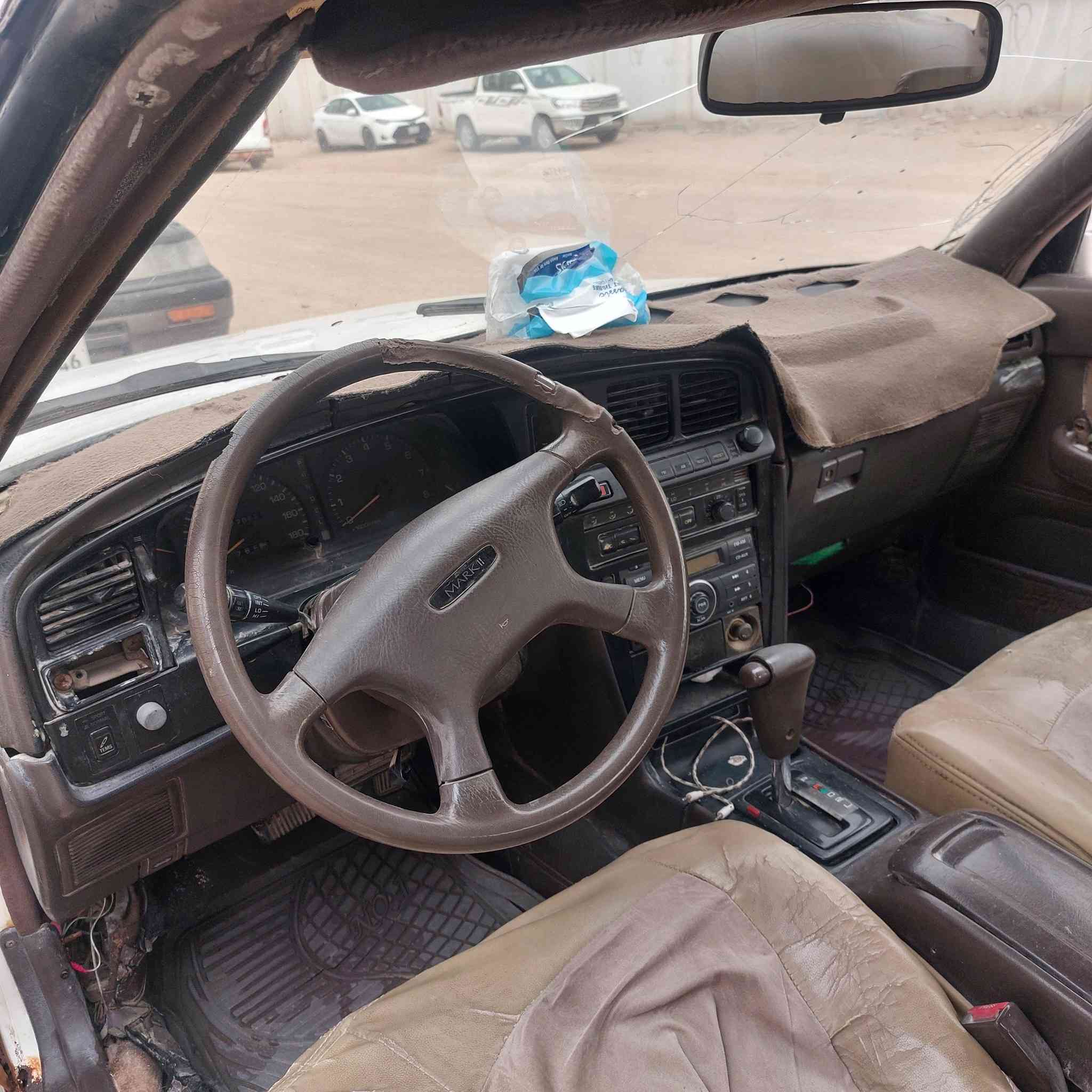 يا الله اللهم صل على محمد وال محمد 
سيارة مارك كصيف ونجي ٦ سلندر محركها بيه ضعف ربل ولف يخليها ادخن فقط بداية التشغيل وهي باردة بعدين الوضع طبيعي كيرها واحد على واحد  غرفتها نضيفه كهربائيات شغالة ...السيارة  بأسمي سنوية لل ٢٠٢٩ رقم انكليزي اكفلك اوصلياتها كامله لا بيه كص ولا نقل جثه مكانها بصرة / الزبير 
بيع مستعجل ابيع كوم حديد 
مطلوب بيها سعر ٣٠ بيه مجال كلش قليل حق الجية 
رقمي 
***********  هاتف 
*********** واتساب
