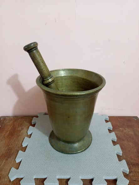 الأصلي هاون قديم جداً حجم كبير وزن ثقيل ارتفاع 22سم 

للبيع ‏‪***********‬‏ يوجد توصيل كافة المحافظات
