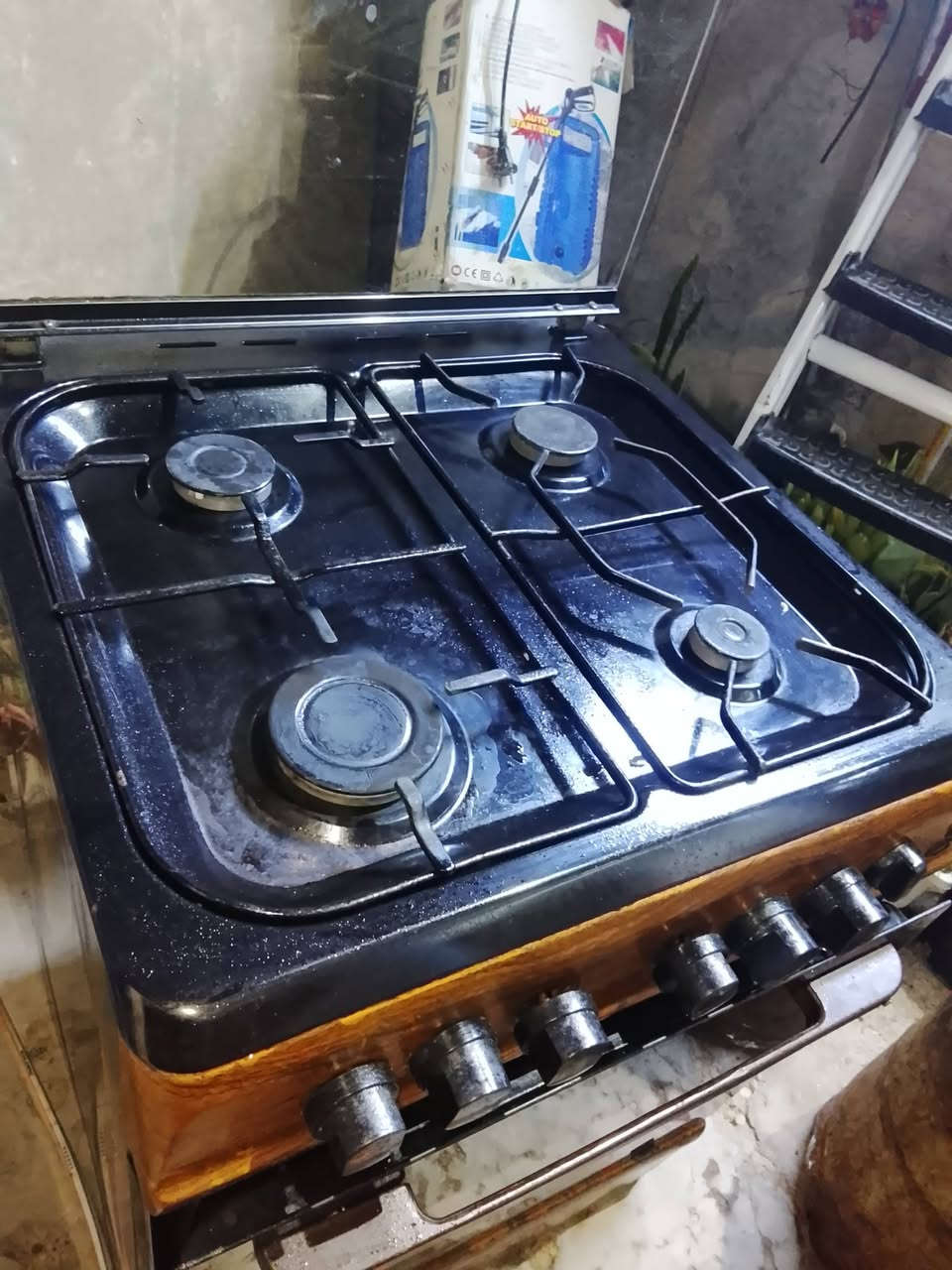 طباخ  للبيع 
رقم ***********

