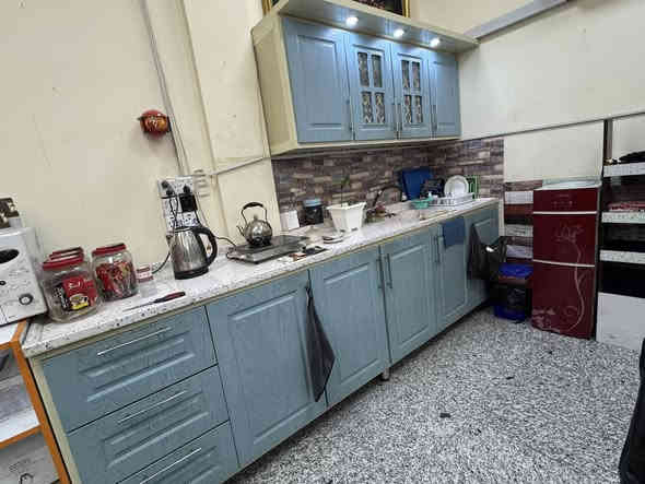 كاونتر كافتريا يرهم ويرهم للبيت   الملحق 175.   الكاونتر ابو سنك 3 متر  المني بار 2 متر وشويه شغل درجه اولا ضمان وتكدر تغير لون المرمر الي يعجبك بس هذ مرمر خاله عليه درجه اولا الله شاهد مسوي ب 40 ورقه رايده  هسه ب مليون ونص وبي مجال مكاني كراده  *********** الي شراي ماقصر وياه يجيني ويدلل
