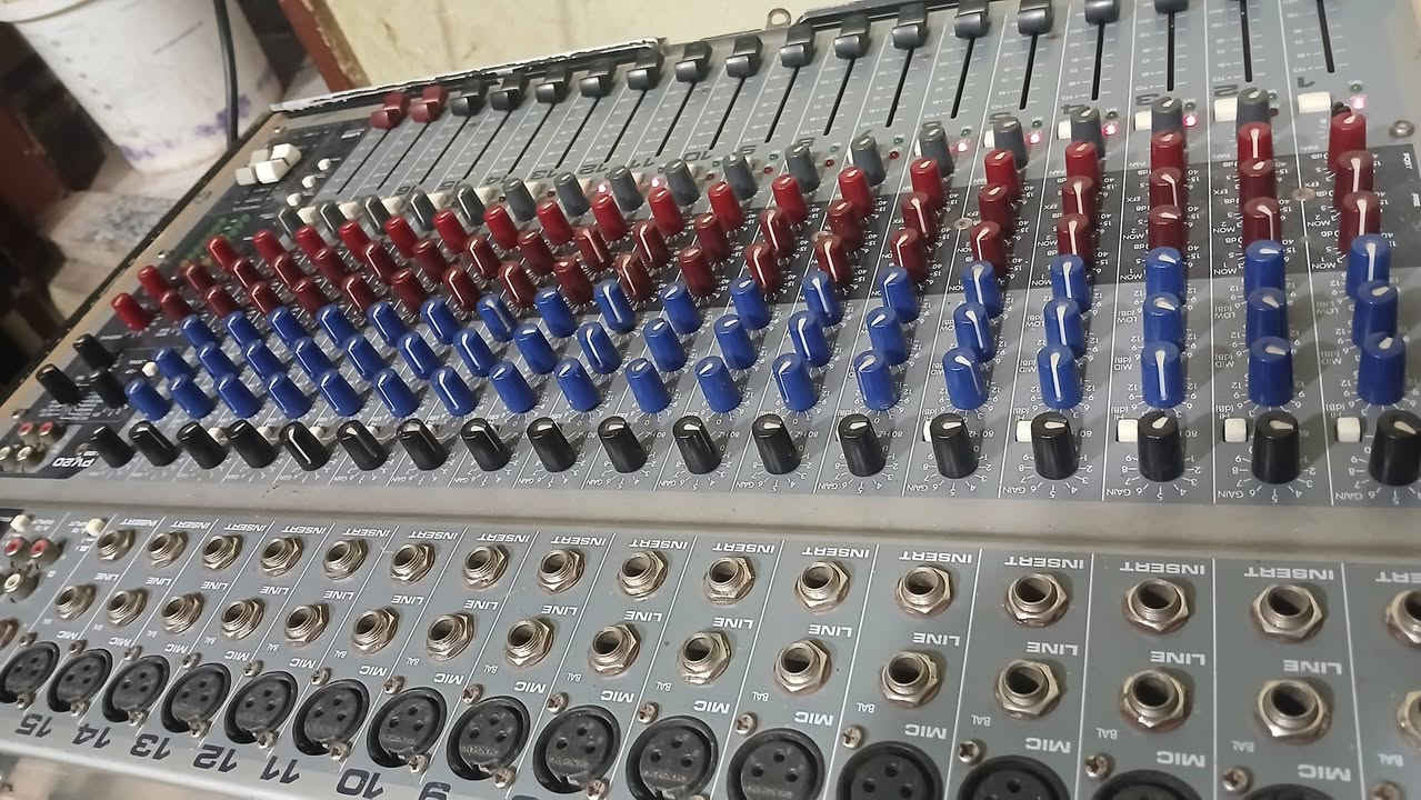 للبيع
مكسر بي في 20امريكي
اورجينال
01279210120
01009603715


**إذا كنت صاحب هذا الإعلان وتريد حذفه لأي سبب، رجاءا أرسل رسالة إلى الدعم الفني**