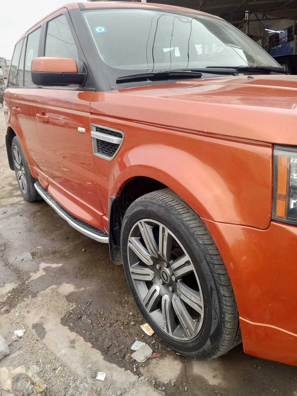 سلام عليكم
للبيع فقط 
للبيع فقط 
للبيع فقط
١١٠ الف وبيها مجال بسيط
رانج ٢٠٠٦ سبورت٨ سرندر
محدثه ١٣ مصبوغه الجماليه فقط بدون ضرر
تحويل جديد هزه وغرامه ورقم بغداد باسمي
كير ومحرك وصدر وجوبلسات خير من الله 
مكان سيارة بغداد بياع 
للستفسار***********
غير متواجد على الفيس
