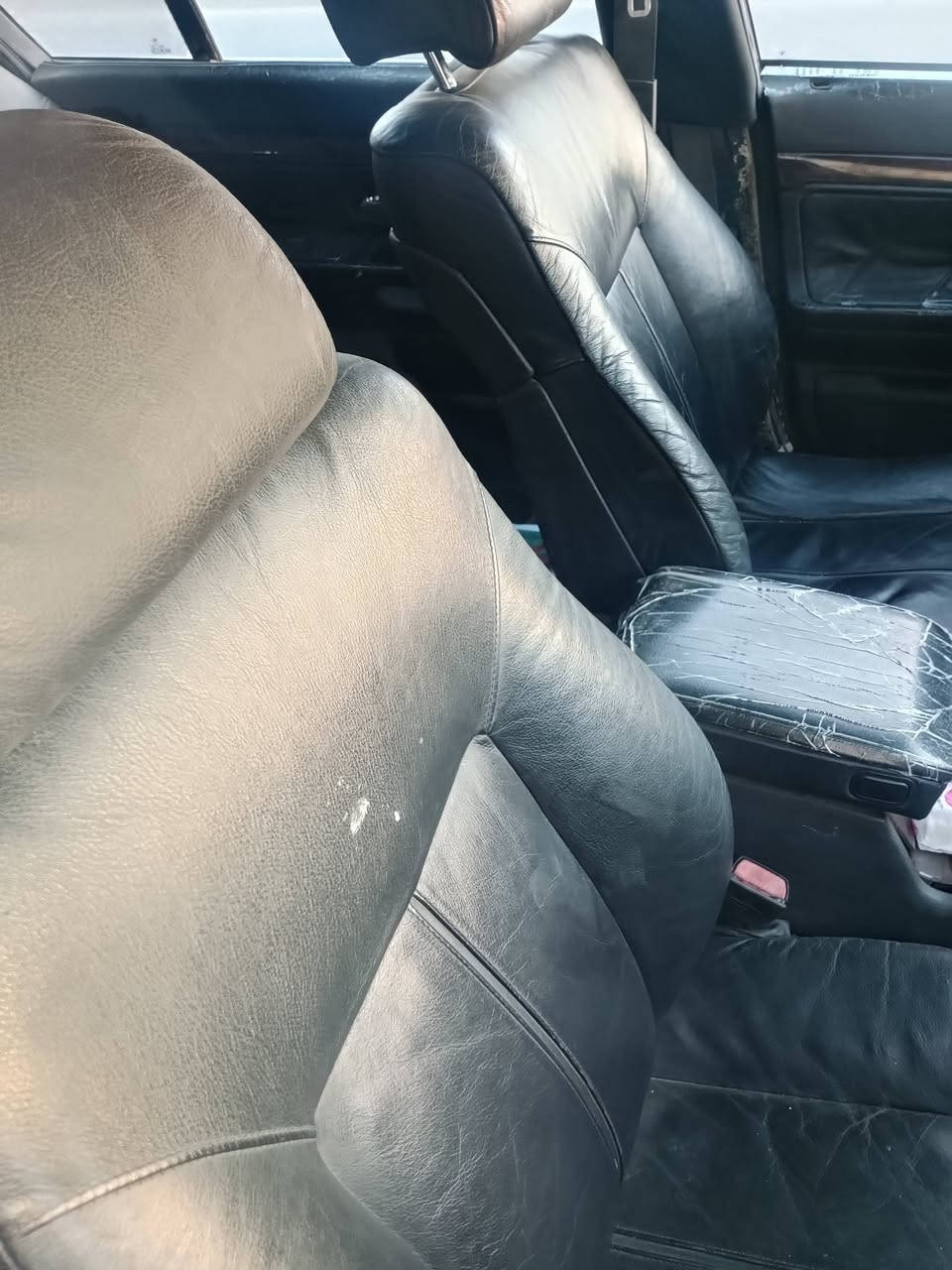 السلام عليكم 
BMW
1997 اصل 
اصل 740
عليها مكينة 44....V8
كير تبترونك  3 وضعيات قيادة
اوتماتيك ... عادي .... سبورت 
كير مكينة ضفيرة عقل كله حاوية 
كير مكينة جددد كفاله 
حادث فقط جاملغ خلفي 
بنفسجي بأسمي تحويل مباشر 
تبريد شغال حماوة بلاد ماكو
حدادة امامي خلفي زينة 
دواخل جديد 
دشبول جديد اصلي حاوية 
كشنات جديد كهرباء امامي ثنينهن تدفئه بل كشن
برده خلفي بلاد كهرباء 
السيارة خير خير من الله 
نواقص بسيطه كماليات فقط 
سلايد روف جام مو حديد شغال 
سنوية ب 2029 تسقط  بأسمي تحويل مباشر 
رقم انكليزي الجديد 
العنوان بغداد البياع الشهداء 
السعر 70 وبيها مجال للجاد وللطيب 
***********
