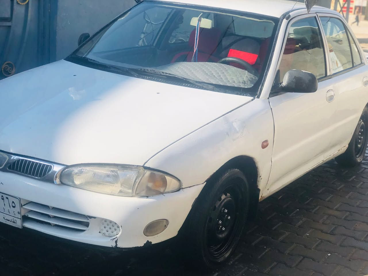 السلام عليكم بروتون موديل 2001 رقم قادسيه الماني سنويه ساقطه نهايه ال 20 مداور مباشر مكينه وكير بحاله جيده الحمدلله كهربائيات كلها شغاله من الطول للطول حداديه 60 بالميه السعر 26 بيه مجال مكاني ناصريه مركز المحافظه قرب كراج بغداد الموحد وانه بالخدمه ***********
