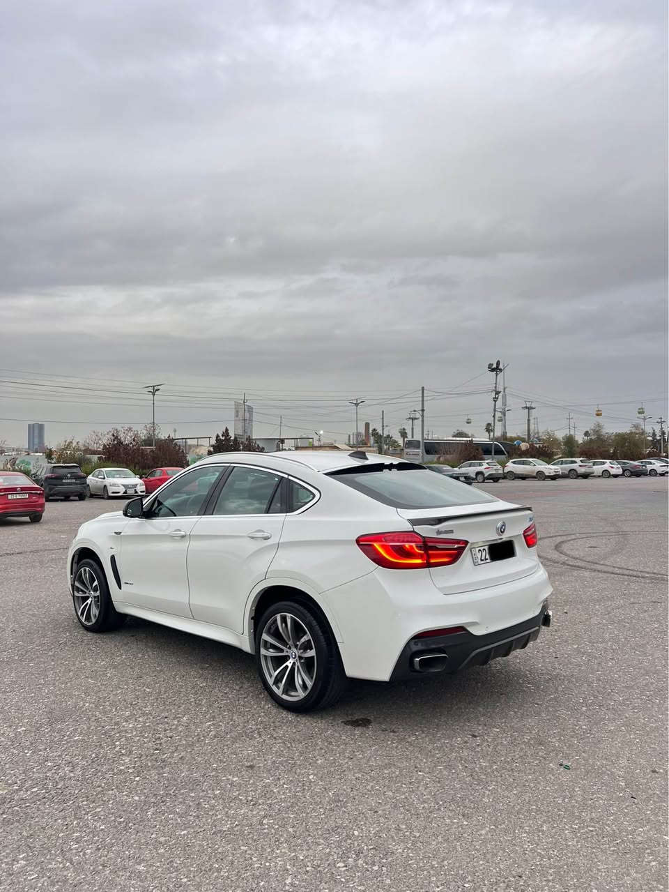 سلام عليكم

BMW X6 35i M Pakeg 2015 

وكالة عروش 

فول مواصفات ١/١ 

M pakeg بيلاد 

داخل احمر 

بواب شفط 

٥ بردة  

كاميرا ٣٦٠ درجة 

رادار ٣٦٠ درجة 

داتاشو 

سماعة 🔊 هارمان كاردن 

صندق شفط 

شاشة خلفي 

Xdrive 

بعد هواي مواصفات  

سيارة كفالة عامة دعامي لدعامي 

بدون صبغ 

كير معرك كل كفالة 

ماشي ١٢١ الف 

مكان سيارة اربيل 

سعر ٢٥٥ ورقة مجال بسيط 

رقم الهاتف *********** 

واتساب موجود أربيل, العراق
