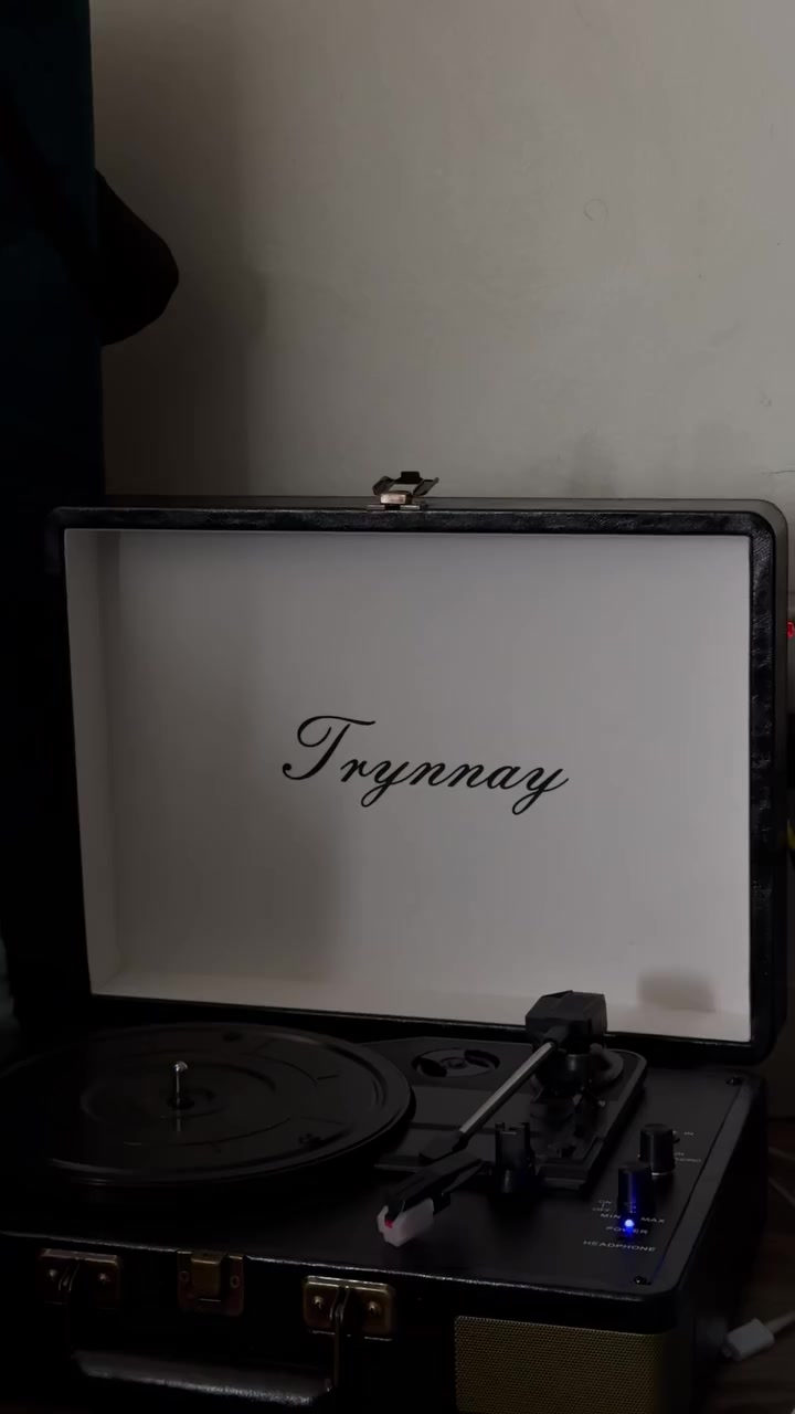 مشغل اسطوانات و بلوتوث بنفس الوقت ماركا غير مستخدم  وكلشي موضح بل صور  سعره ٧٠ الف


**إذا كنت صاحب هذا الإعلان وتريد حذفه لأي سبب، رجاءا أرسل رسالة إلى الدعم الفني**