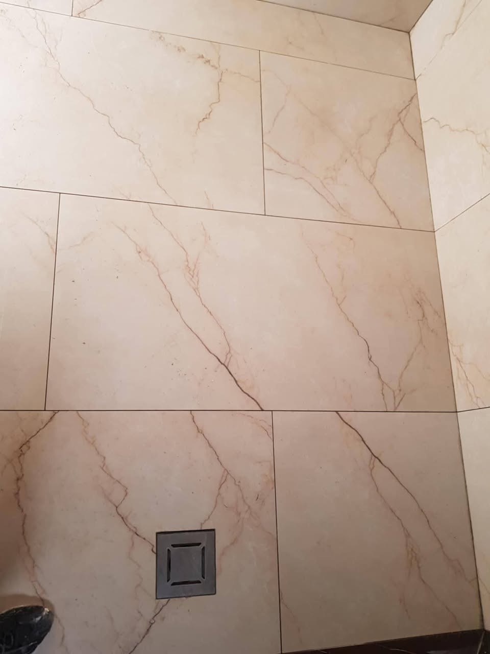 كادر سراميك وبورسلين عراقي مصري استلام مهندس سرعة ودقه في العمل نشتغل المساحات الكبيره المفتوحه والمدني
***********
