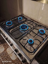 طباخ مصري نضيف مداخل اي صيانه ناره وفرنه يخبل السعر 225 لشراي فقط 0777...