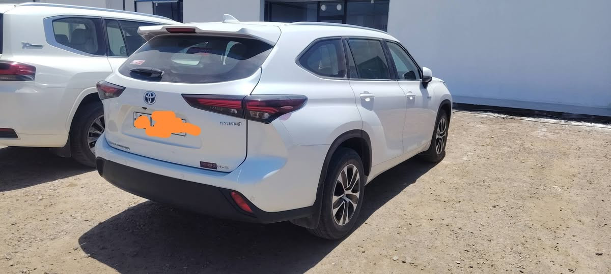 للبيع تويوتا هايلندر GLE خليجي  2024 ✅

 وكالة  ( عبد اللطيف جميل )
ماشية 70000 كم 
مكفووولة كفالة عامة من الصبغ والبارد
رقم بغداد الجديد بأسمي وهزة جديدة 
فول مواصفات  GLE
🚘 المحرك 2500 هايبرد
🚘  7 راكب
🚘 فتحه سقف سلايت
🚘 صندوق كهرباء 
🚘 كيجات ديجيتل رقمية
🚘 شاشة كبيرة + كاميرا خلفيه 
🚘 بردات ابواب خلفيه بلادي
🚘 كرسي السائق كهرباء
🚘 هند بريك دكمة 
🚘 رادار خلفي +امامي 
🚘 حساس خلفي + امامي
🚘 مري قابل للطي كهرباء
🚘 3 انظمه قيادة 
🚘 3قطع تبريد 
🚘 لايت فول زينون بك لايت LED
🚘 ويل كب قياس 18 أنش 🛞
🚘 تحكم تبريد خلفي منفصل
🚘 منافذ USB + TPC
🚘 توقف اصطدام عن الاقتراب من سيارة 
🚘  باقي مواصفات الهايلاندر معروفه
مكان السيارة بغداد
  
للاستفسار***********
.

