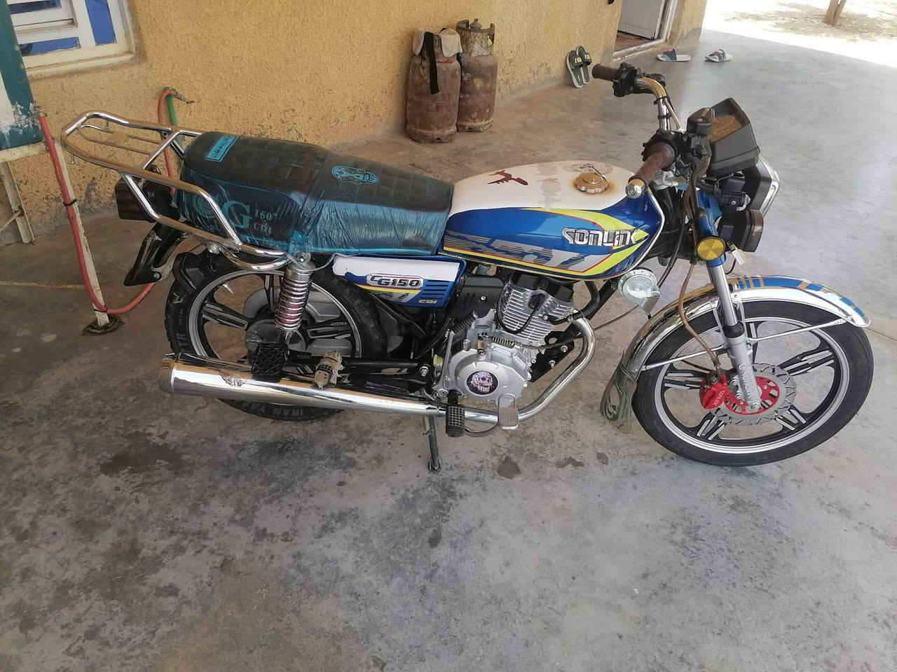 سلام عليكم درجه سيفون موديل 24 دراجه خير من الله بل مشي مكاني ديالى ناحيت كنعان السعر 700 وبيهة مجال لاتصتل ‏‪***********‬‏
