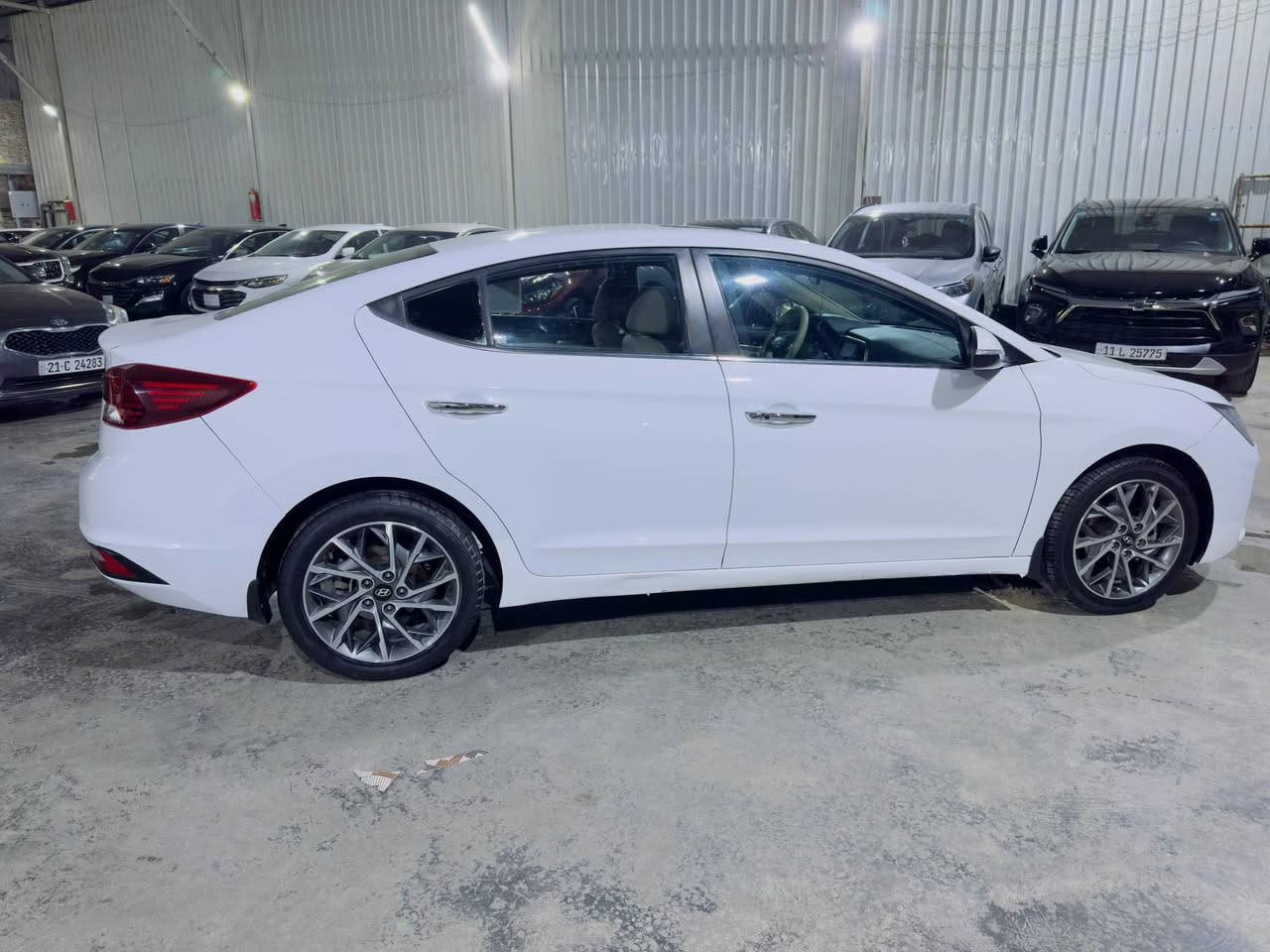 السلام عليكم
النترا خليجي الشركة العامة 2020  
رقم بغداد تحويل مباشر 
(مكفولة من الصبغ والتبديل )
مواصفات 
فتحة 
مري شفط 
شاشة +كامرة 
محرك ٢٠٠٠دوش
تبريد قطعتين 
مكينه كير مكفولات

اي استفسار ***********
مكاني بغداد معارض البياع معرض النبا العظيم
