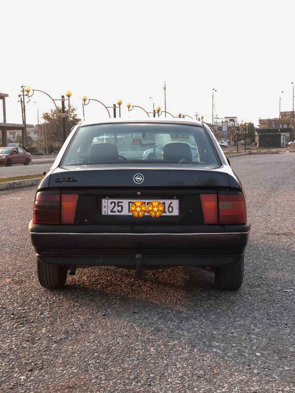 فگترا ١٩٩٢ نظيف كلشي بي اصولي 
حجم ١٦ ..صدر كامل جديد مبدل قبل سبوع باتري جديد تخم تاير مبدل
گير ومحرك بالشرط نظيف صافي اي صوت مابي
سنوية مشروع وطني لحد 2031
السنوية بأسم صاحبي وشرط التحويل 
دفتر بانزين مقدم بيها باقي شهر ونص ويطلع.
تدفئة كهربائيات كلها شغاله
بيها شوي معجون بالباب وبالجامرلغ الايمن ومصبوغة حزام للجمالية.
 سيارة كاملة ماتحتاج اي شي.
السعر ٣٩ وبي مجال قليل.
*********** وتساب. كركوك, العراق
