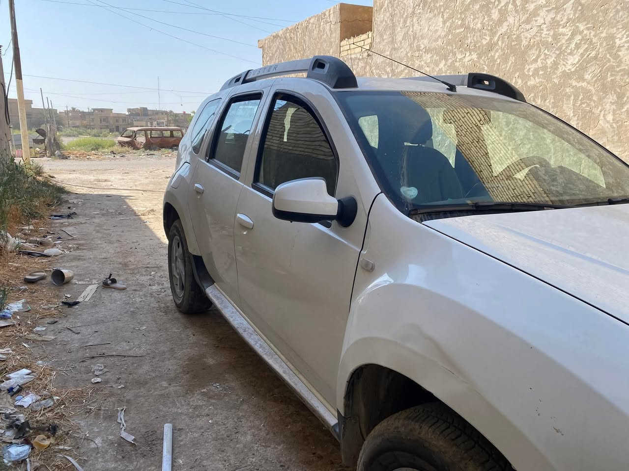 سلام عليكم ورحمه الله
سياره رينو داستر موديل 2018 
سياره مابيها حادث قوي بيها بس طخات خفيفه 
السياره بأسمنه محجوزه مال مصرف 
ملاحظه السياره بيها ولف معلك 
السعر 50 قفل  ***********

العنوان بغداد سبع البور
