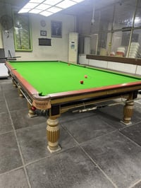 ميز سنوكر • M1