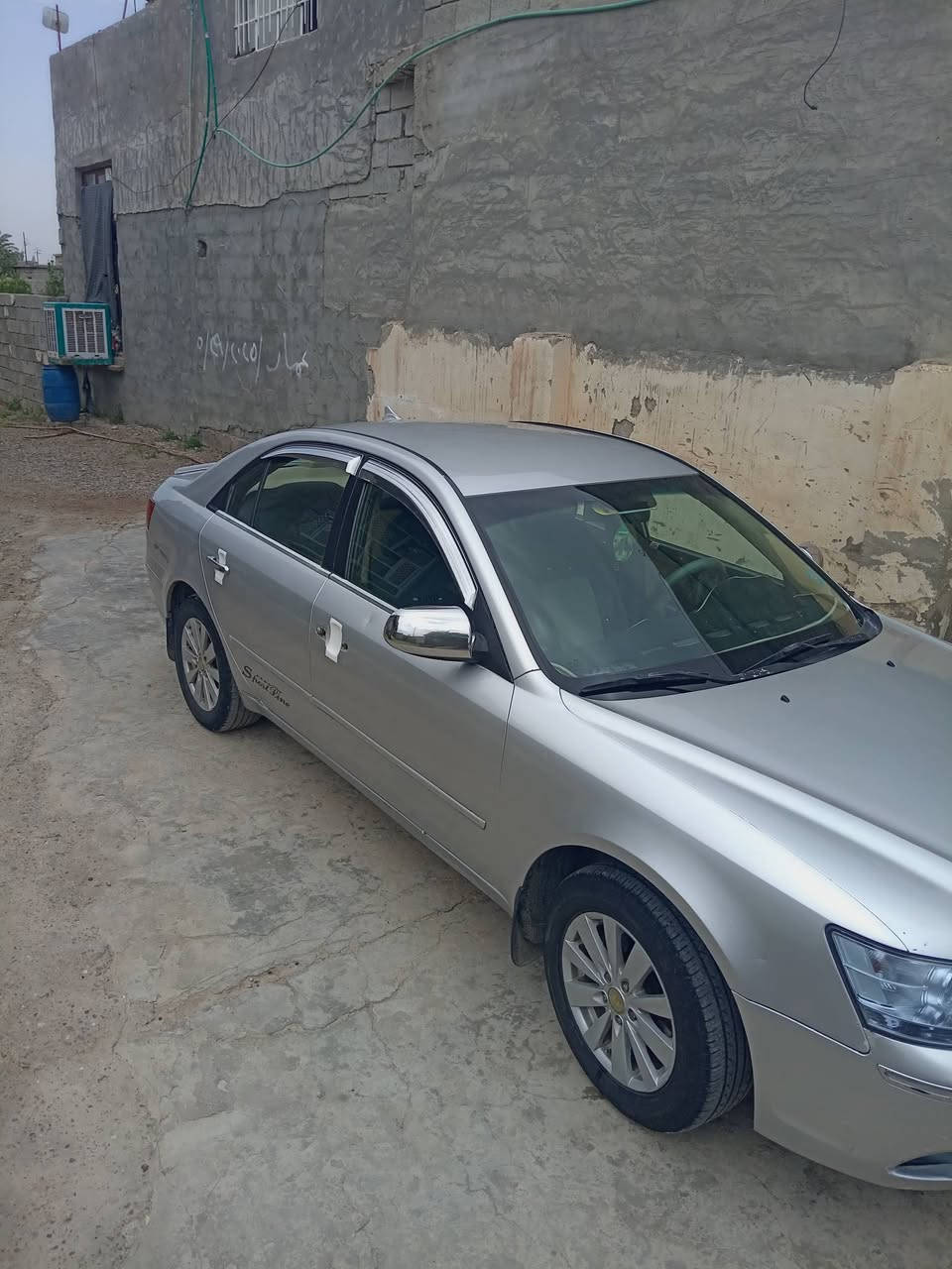 السلام عليكم اخوان  سوناتا 2009 محرك 2400 تبريد شغال سياره جاهزه علئ 24 حبايه بس بيه صبغ 3 قطع والبواب اليسره مبدلات موجود سونار جديد لسعر 110 وبيهه مجال بصيط***********

