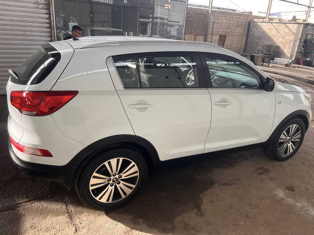السلام عليكم
كيا سبورتج 2016 خليجي

السيارة مكفولة عدا شبر  صبغ بالتكمة مال سايق

ماشية 78 حقيقي 

السيارة جديدة وأحلى من الصور 

مكاني الجادرية  

السعر 157

***********
