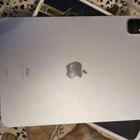 آيباد ١١ M2 • ١٢٨ • ما مفتوح