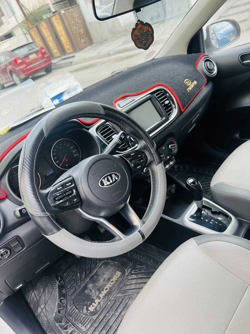 السلام عليكم
كيا بيكاس 2020 للبيع خليجي ماشية 25 الف كيلو  كشنات جلد فتحة حساس شاشة كاميرة سيارة جديدا جداد ومكفولة لاضربه ولابارد ولاصبغ باتري جديد تخم تاير جديد سيارة جاهزة تريد تحويل وكالة براحتك السعر 110 ورقة وبيها مجال بسيط بغداد الجهاد ***********
