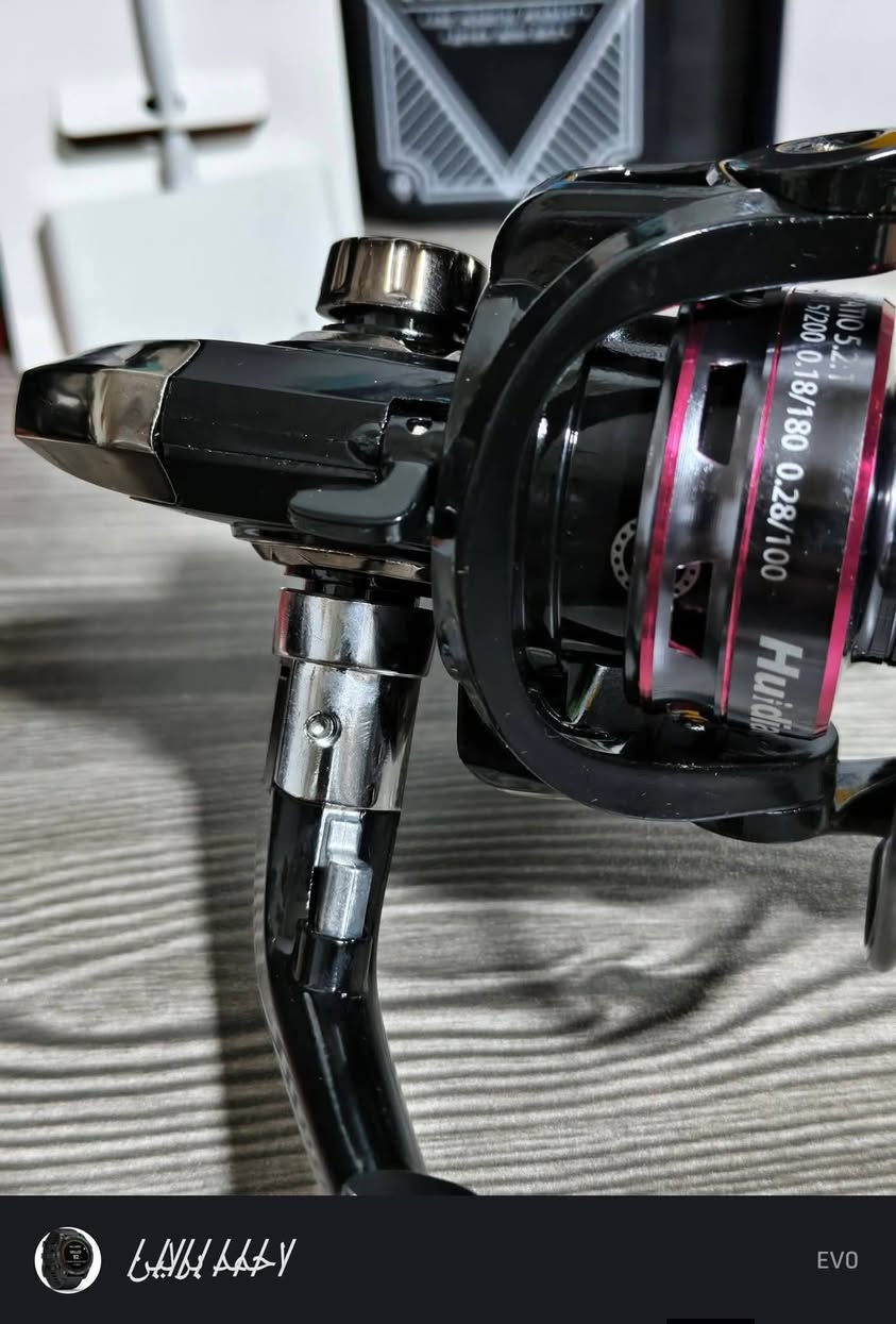 يا الله عيني مكينة حجم 2الفين بهاذة الشكل جديد غير مستخدم عندك يدة حديد اكلاص حديد يدة يمنة ويسرة سعر المكينة 13الف شامل اجور التوصيل ***********
