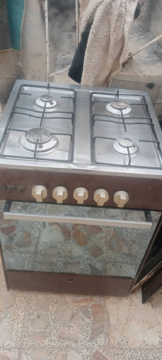 طباخ مصري شغال كله عيون وفرن شغال فوك وجوه وشرط الضمان ب50 الف مكاني الاحرار الخضاره اتصل اوراسل وبالخدمه ***********

