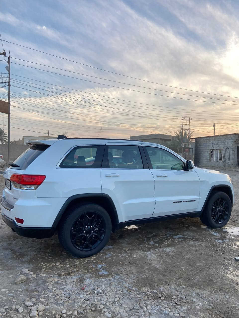 السلام عليكم
سياره جيب 2017 لبيع 
امريكيه حادثها خلفي 
سونار موجود 
محرك 3600
6سلندر 
 رقم شمالي 
تحويل موجود
مكانها بابل
سعرها 240 وبيها مجال

‭0770 991 5515‬
