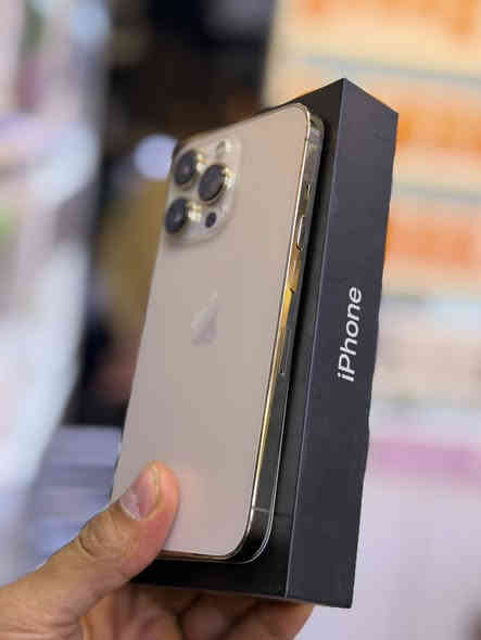 ايفون 13 برو ماستر نموذج M اصلي  
ذاكره 256 بطاريه90بلاد نضافه 💯💯 
شخط واحد مابي بي قطعه اصليه من ابل ضمان من مركز 5 ايام على حاسبه كله نورمال وتر بروف الون مميز ذهبي ملحقات كامله 
السعر 550 الف اقوى سعر العنوان بغداد البياع شارع عشرين 
هاتف *********** 📞📞
هاتف ***********📞📞
