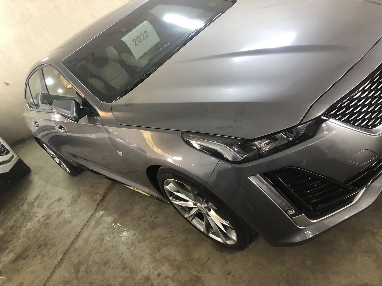 السلام عليكم
سياره كديلاك موديل 22 سياره جديده بلاتين يوم CT5 اعله فئة ماشيه 23 سياره ع وضع الشركة بيها بس بنيد  رقم بغداد بااسمي بدون دواخل  وجاملغ توحيد لون ترهم بيع ومراوس
سعرها 255 وبيها مجال  
رقمي *********** 
واتساب ***********
