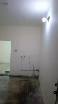 شقة للإيجارطابق أول مدخل خاص كراج سيارة مسيج مع باب. طابق اول غرفتين ن...