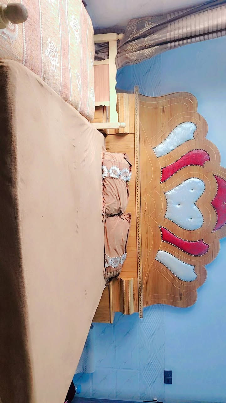 السلام عليكم غرفة كامل مامستخدمه فقط بس مشدوده اتصل *********** مكلف بنشر
