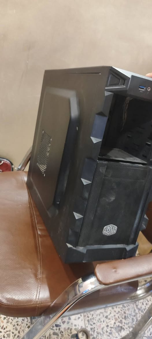 Ryzen 5 4600G  والمروحه مالته (130) 
باور سبلاي 500w (50) 
Hdd 1T (35)
Ram 8G 2666 DDR4 killsair (35)
Case coolermaster ATX (25)
قارىء اقراص (20)
مراوح 3 (1 منهن RGB) (20) 
يدات حاسبه عدد 2 (25)
شاشه 27 انش 60 هرتز
شاشه ثانيه 19" بيها شخطه 
الشاشات اثنينهن (140) 
UPS 1500 VA (70)


**إذا كنت صاحب هذا الإعلان وتريد حذفه لأي سبب، رجاءا أرسل رسالة إلى الدعم الفني**