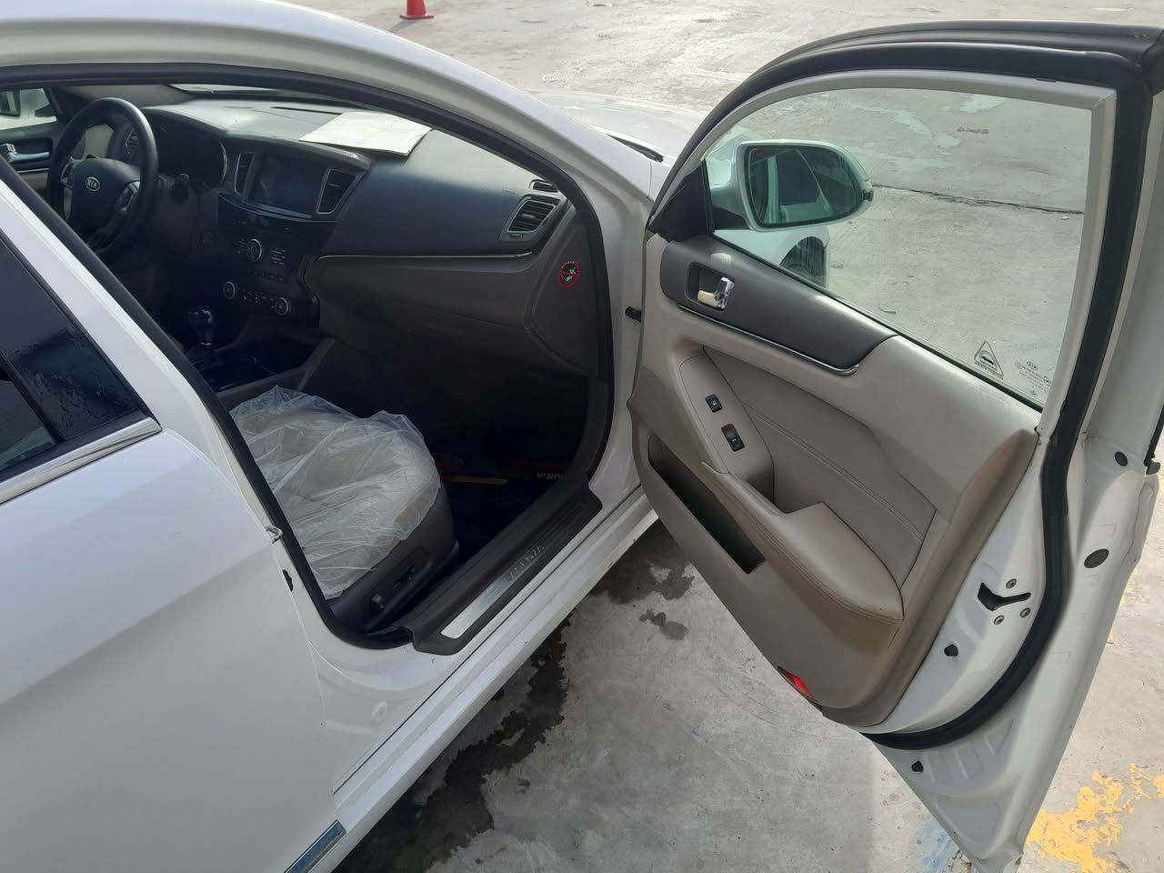 سلام عليكم كادنزه 2011
فول رقم سليمانيه بسمي السياره بيها اتلاث قطع صبغ 
السعر 98 وبيها مجال بسيط ارخص من المصبوغه عام
***********
