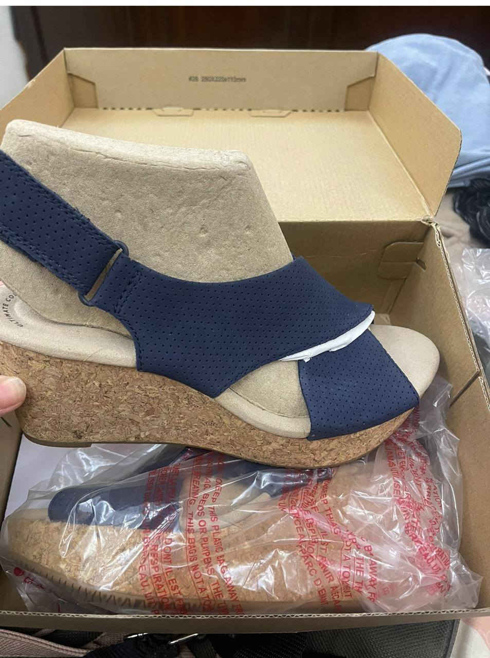 حذاء نسائي  كلارك
حذاء سبورت نايك  يرهم  نسائي  ورجالي


**إذا كنت صاحب هذا الإعلان وتريد حذفه لأي سبب، رجاءا أرسل رسالة إلى الدعم الفني**