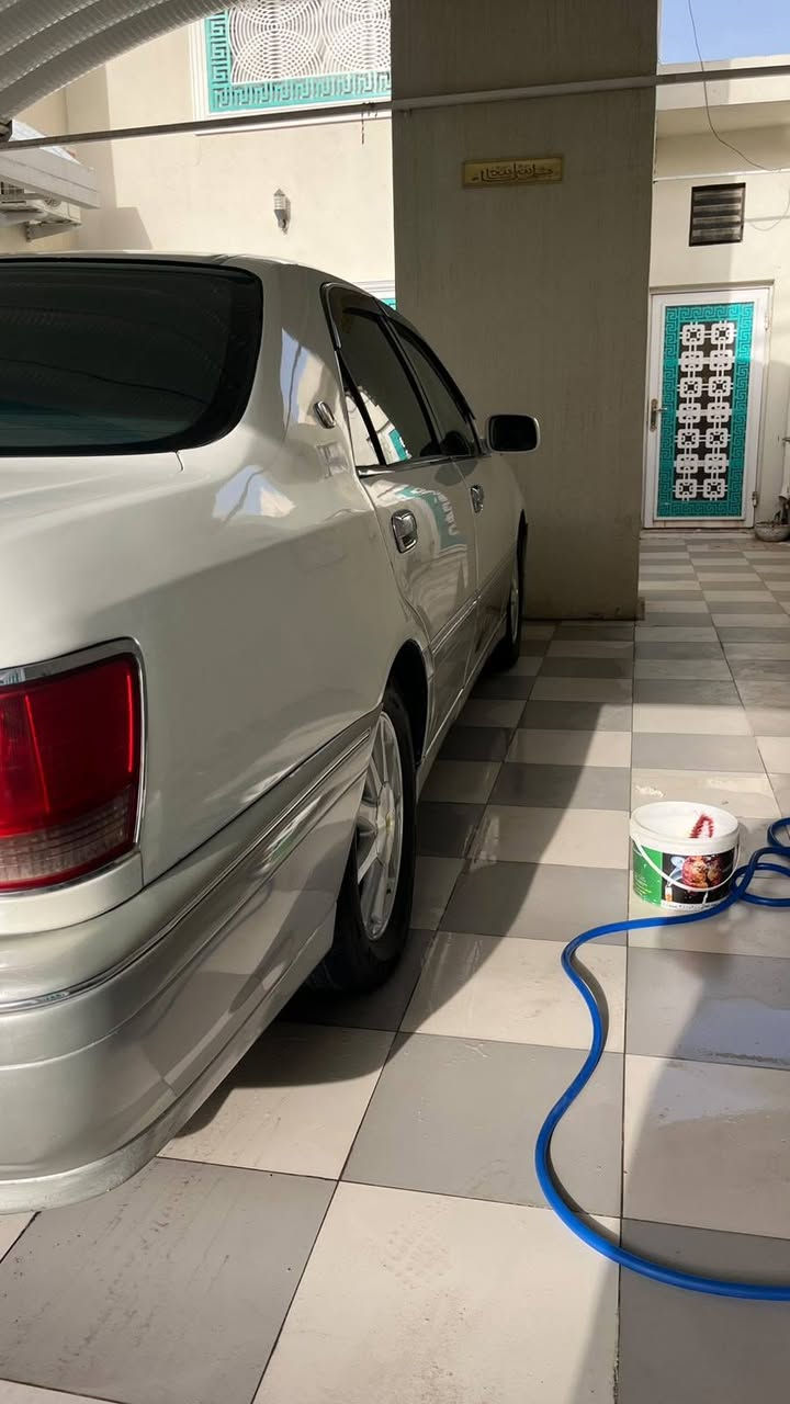 ملكه موديل 2000 رقم نجف انكليزي 
سيارة كفالة من الكص ونقل الجثه وصولياتها كلها كامله 
المحرك ديفور الجبير 
السعر 120 مع المجال 
للأستفسار *********** او على الخاص النجف, العراق
